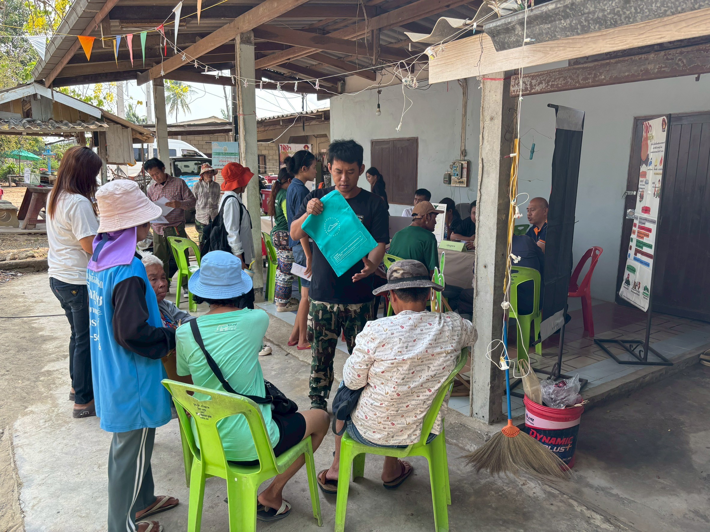 title - ส.ป.ก.ประจวบคีรีขันธ์ วันที่ 23 เมษายน 2569 ได้ดำเนินการจัดกิจกรรมศูนย์บริการประชาชนเคลื่อนที่ในเขตปฏิรูปที่ดิน ประจำปีงบประมาณ พ.ศ.2569 ครั้งที่ 2